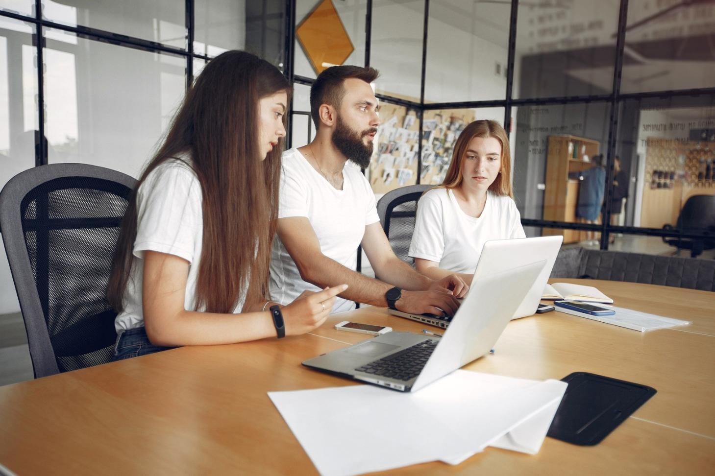 Επαγγελματική εκπαιδευτική πλατφόρμα